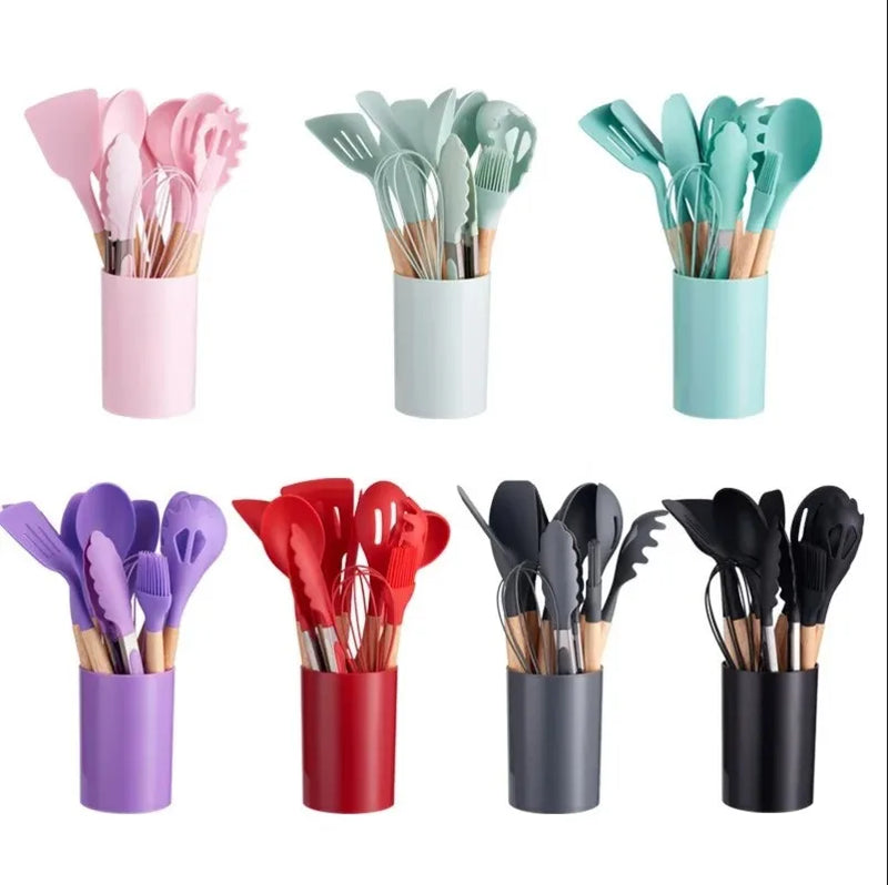 Jogo 12 Utensílios de Cozinha em Silicone com Cabo de Madeira
