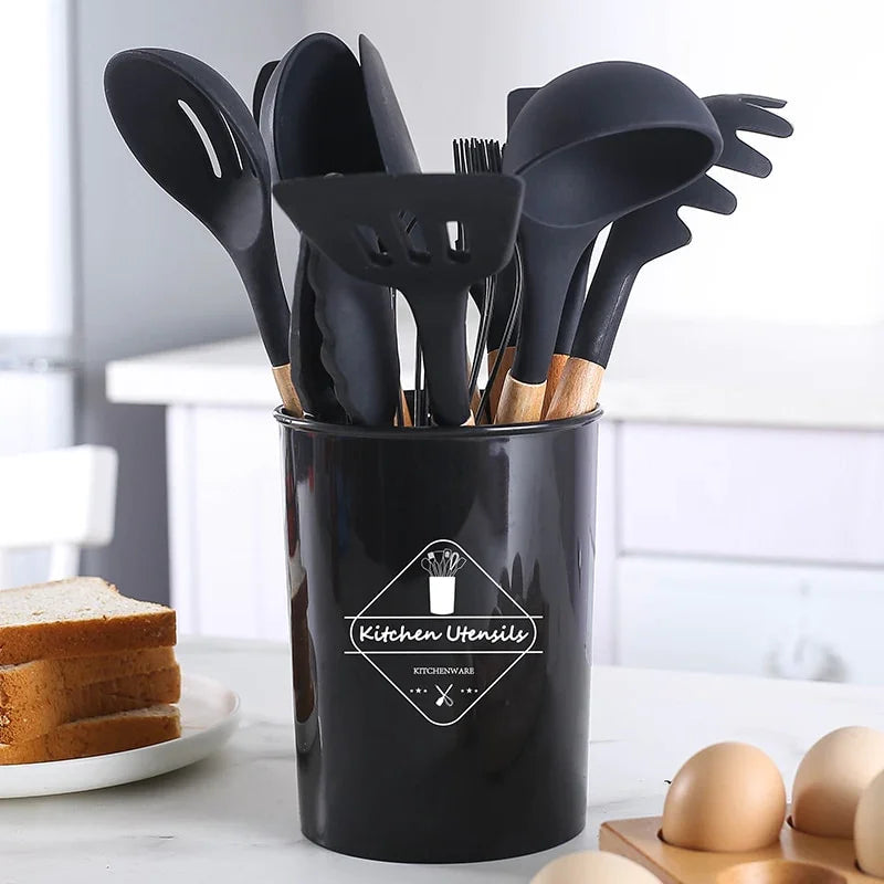 Jogo 12 Utensílios de Cozinha em Silicone com Cabo de Madeira