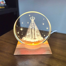 Luminária Nossa Senhora Aparecida USB 8 cm em Vidro Abajur Luz LED Decorativa Decoração Católica