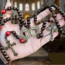 Terço Casal Católico em Madeira com Medalha e Cruz – “Por Onde For, Quero Ser Seu Par” + “O Que Deus Uniu...